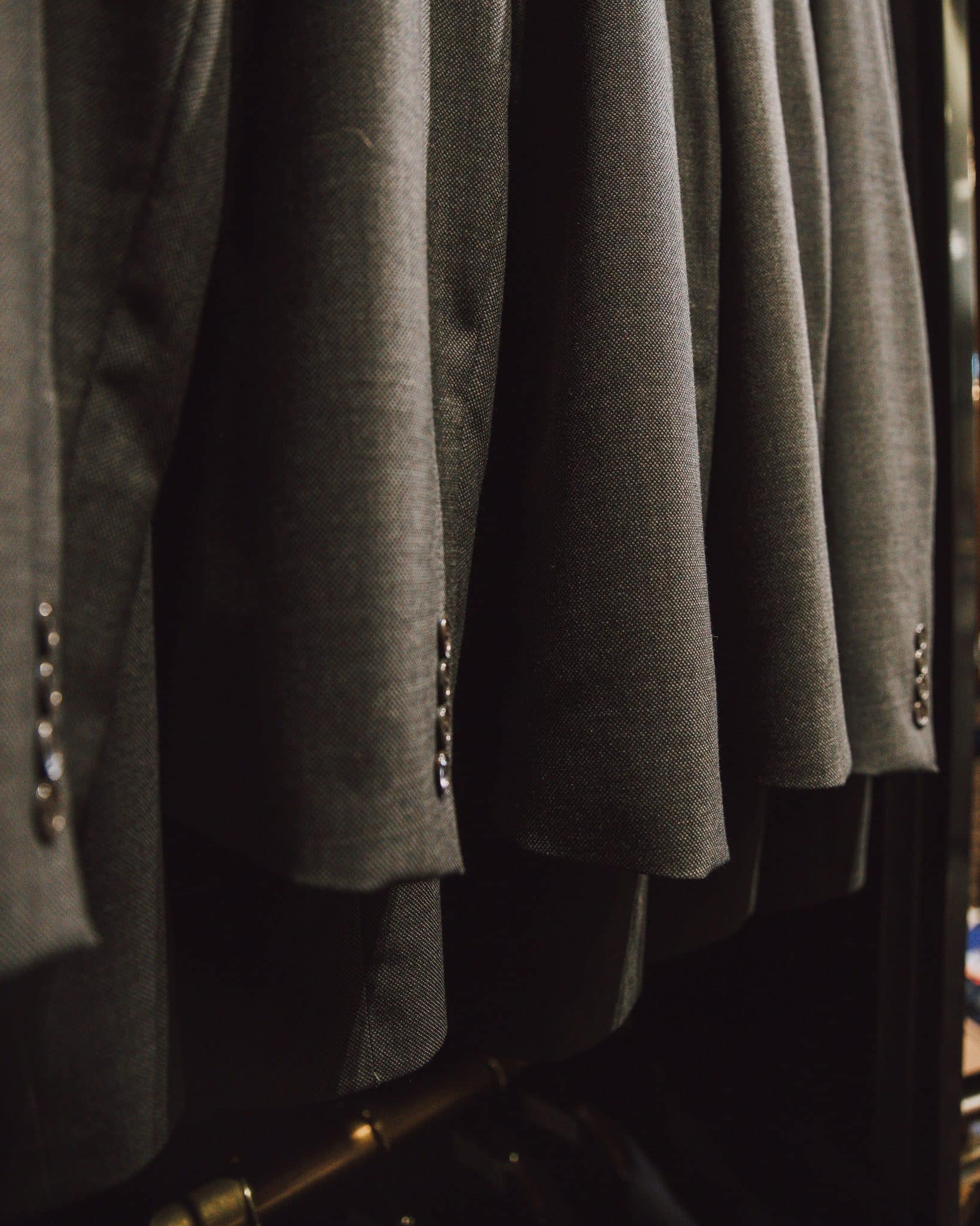 Pledge Suits 5 Bespoke Suit Brands to Check Out for Your Next Event • The Havok ...