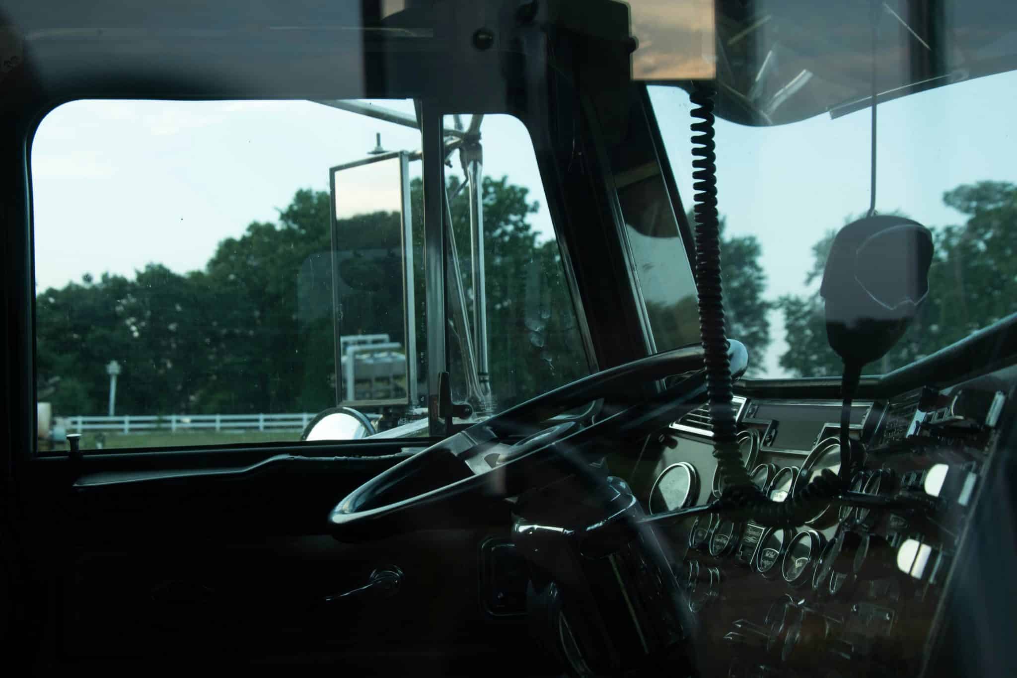 Why Federal Regulations on Commercial Big Rig Drivers Matter More Than Most People Realize
